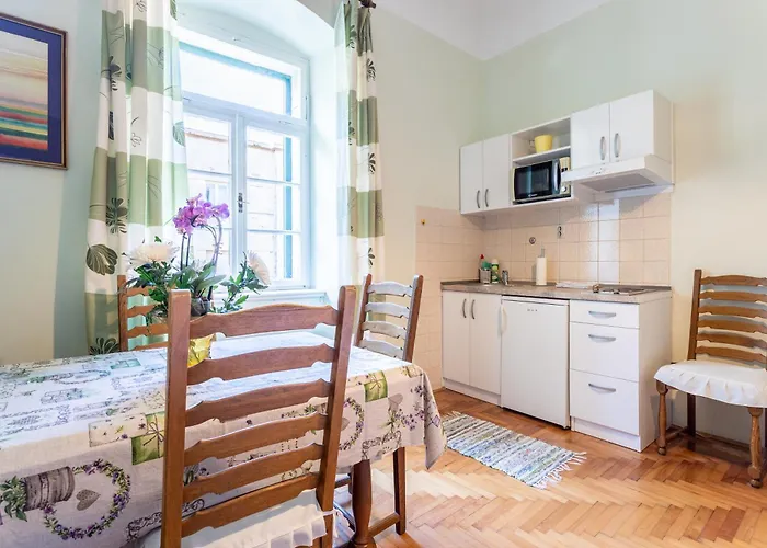 Apartman Traditional Dalmatian 3 Min Walk To