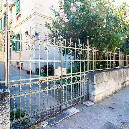 דירה Traditional Dalmatian 3 Min Walk To