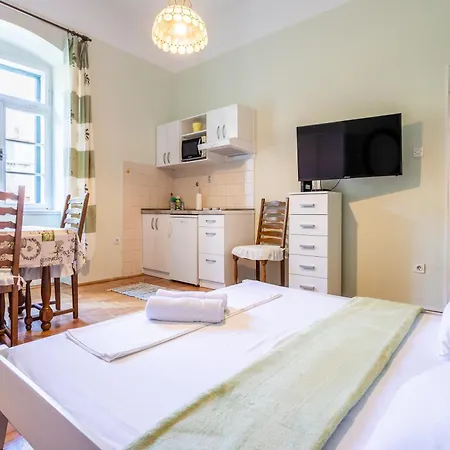 Traditional Dalmatian 3 Min Walk To ספליט