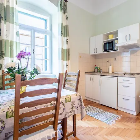 Appartamento Traditional Dalmatian 3 Min Walk To